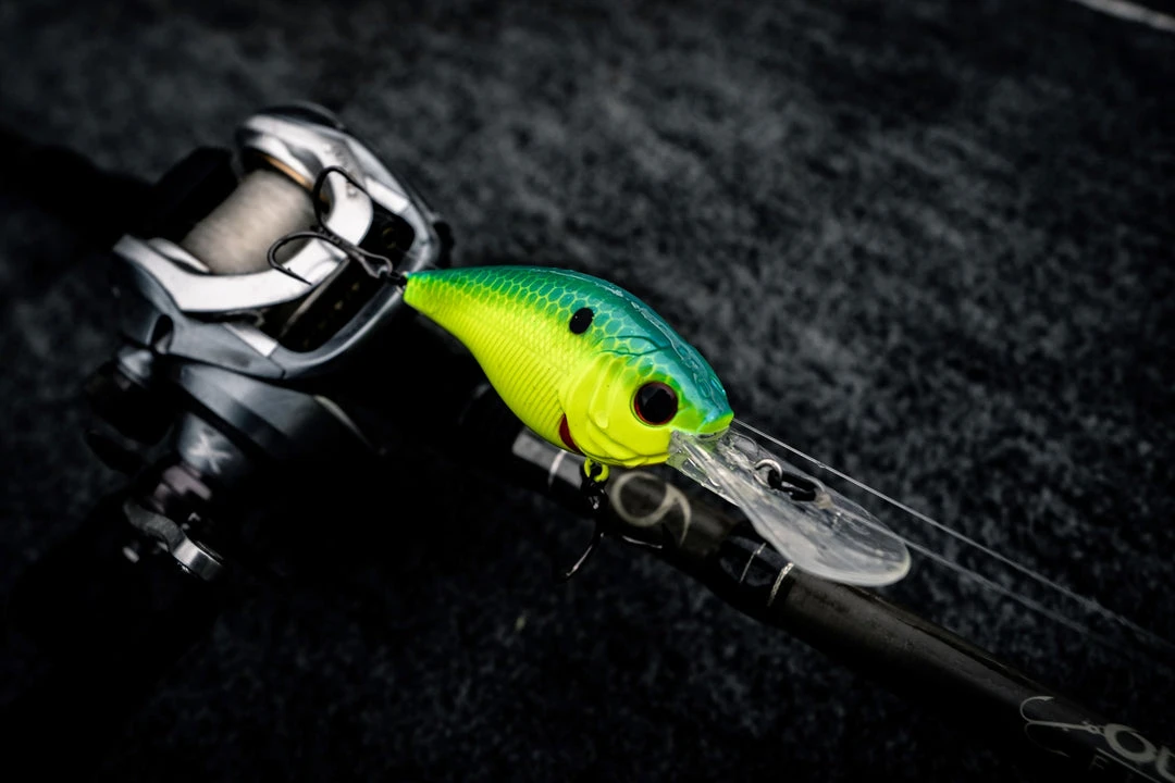 6th Sense Fishing Cloud 9 - Blue-Treuse Shad 4 6th Sense Fishing Cloud 9 - Blue-Treuse Shad